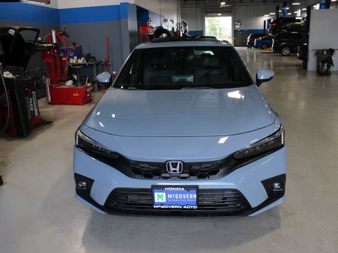 Used 2022 Honda Civic Sport Touring image 2