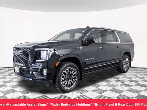 Used 2023 GMC Yukon XL Denali Ultimate AWD/4WD image 17