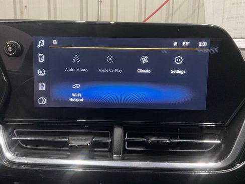 Used 2025 Chevrolet Trax RS w/ Driver Confidence Package image 16