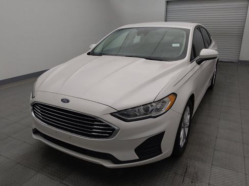 Used 2020 Ford Fusion SE image 15