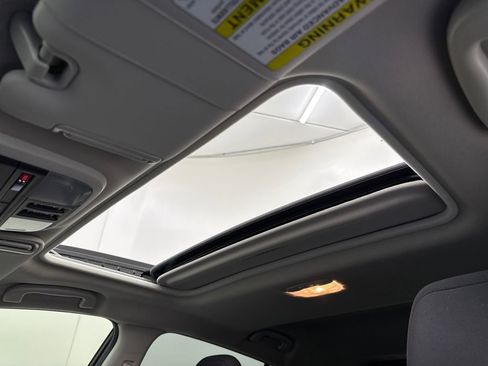 Used 2025 Subaru Crosstrek 2.0i Premium image 21