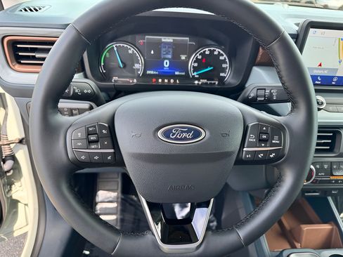 Used 2024 Ford Maverick Lariat FWD image 19