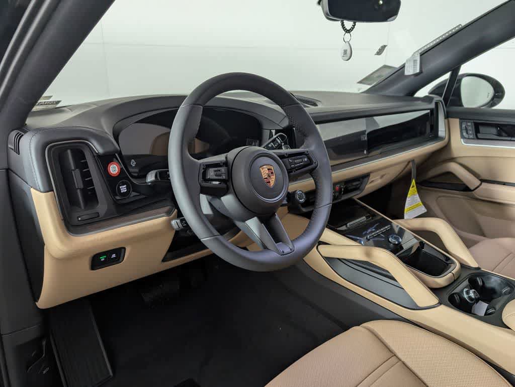 Used 2026 Porsche Cayenne Coupe AWD/4WD image 4