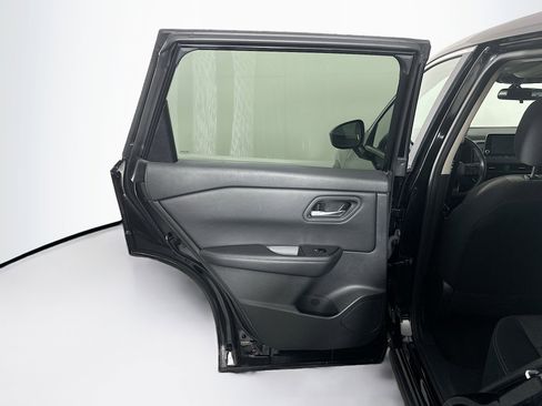 Used 2025 Nissan Rogue SV FWD image 25