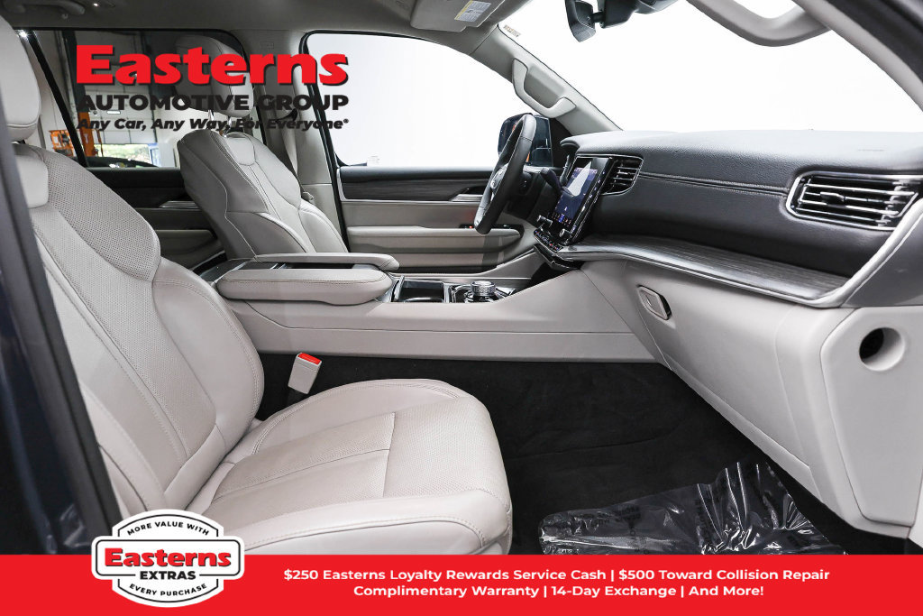 Used 2024 Jeep Wagoneer Series II AWD/4WD image 27