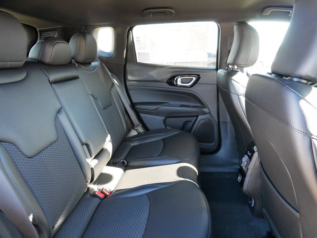 New 2026 Jeep Compass Latitude AWD/4WD image 26