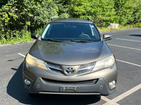 Used 2015 Toyota RAV4 XLE AWD/4WD image 4