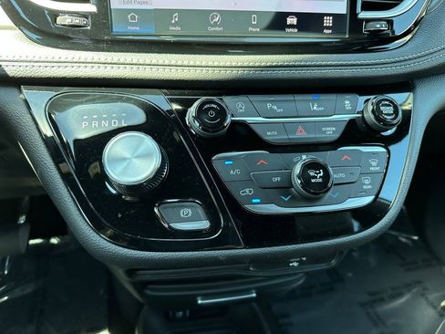 New 2026 Chrysler Pacifica Select image 27