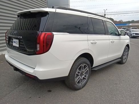 New 2025 Ford Expedition Active image 3