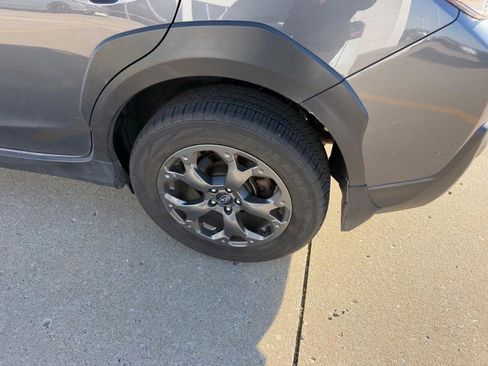 Used 2022 Subaru Crosstrek 2.5i Sport w/ Moonroof Package image 5