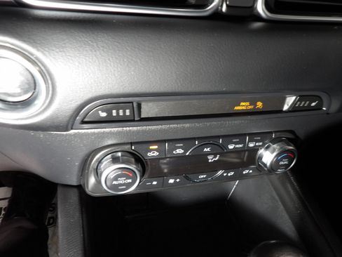 Used 2018 MAZDA CX-5 Touring w/ Preferred Equipment Package AWD/4WD image 18