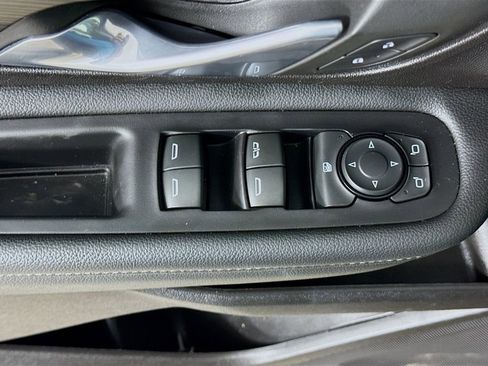 Used 2024 GMC Terrain SLT image 18