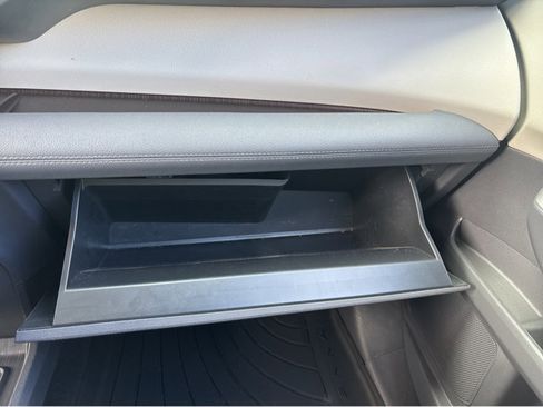 Used 2024 Toyota Sienna XLE image 34