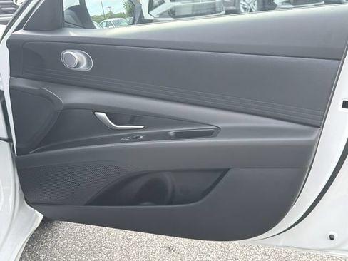New 2026 Hyundai Elantra Hybrid FWD image 16