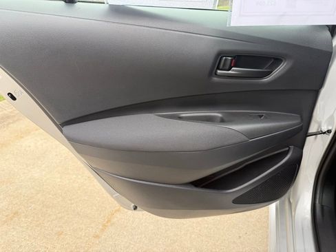 Used 2025 Toyota Corolla LE image 12