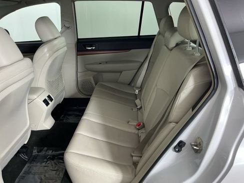 Used 2014 Subaru Outback 2.5i Limited w/ Moonroof Package AWD/4WD image 23
