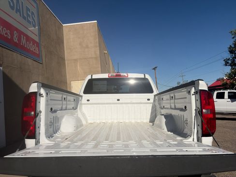 Used 2017 Chevrolet Colorado W/T w/ WT Convenience Package RWD image 11
