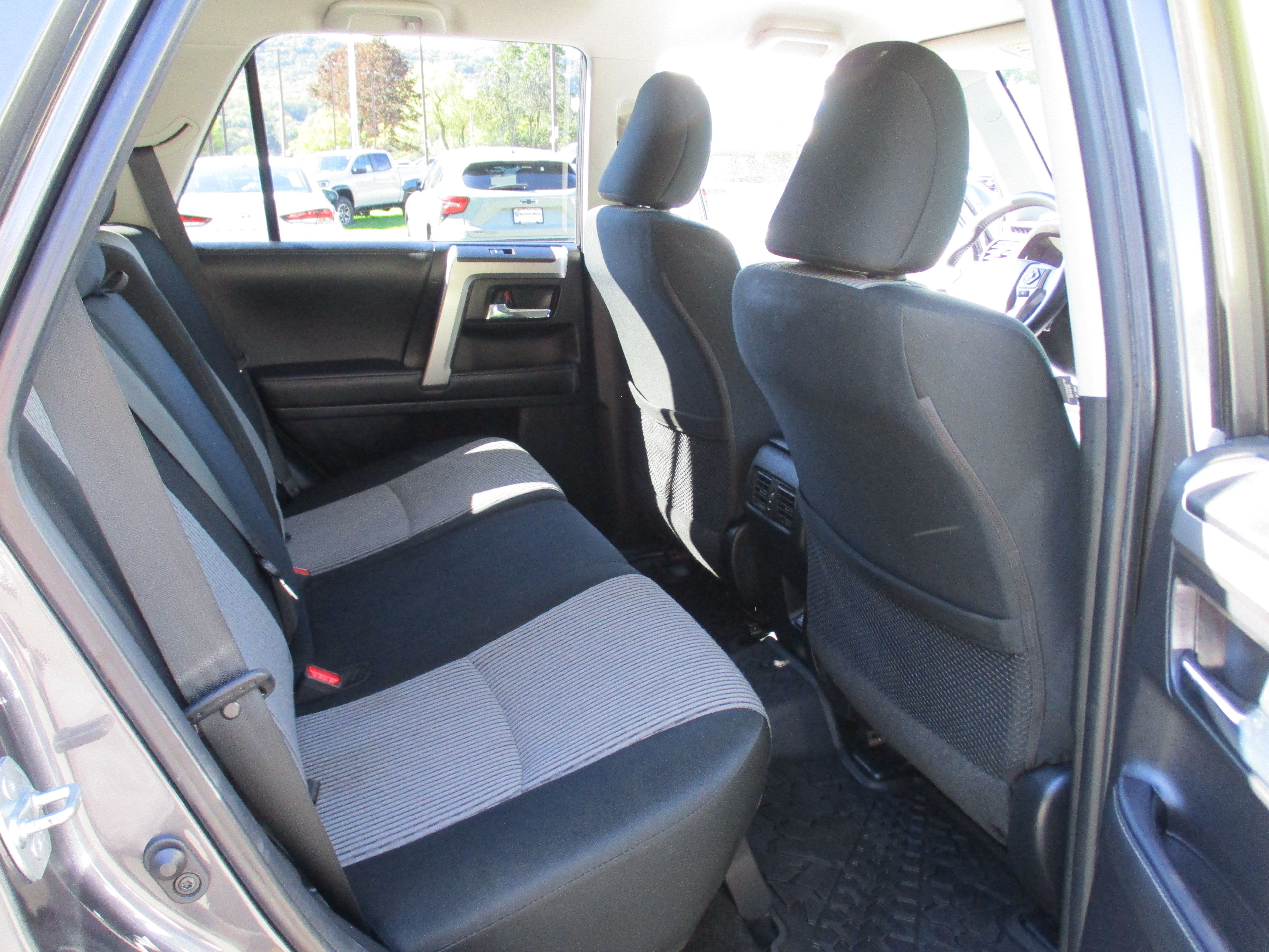 Used 2022 Toyota 4Runner SR5 AWD/4WD image 14