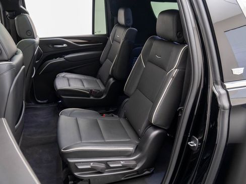 Certified 2023 Cadillac Escalade ESV Premium Luxury image 21