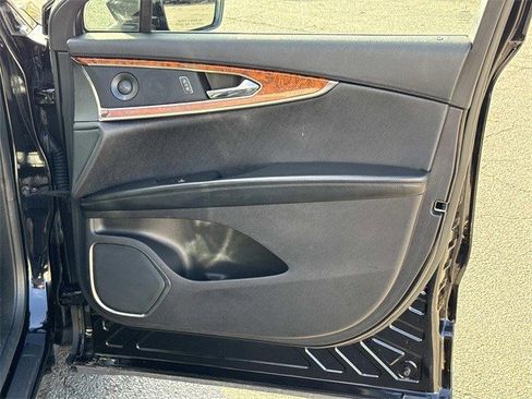 Used 2019 Lincoln Nautilus Reserve w/ Cargo Utility Package image 8