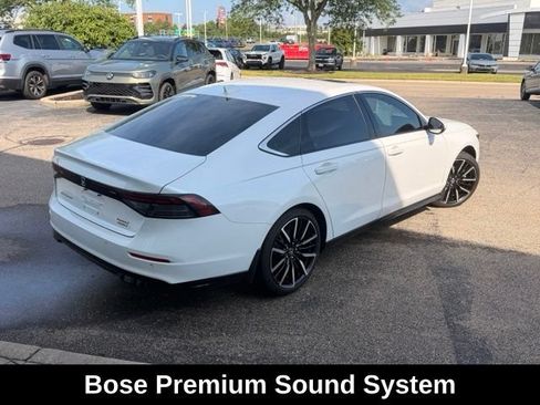 Used 2024 Honda Accord Touring image 3
