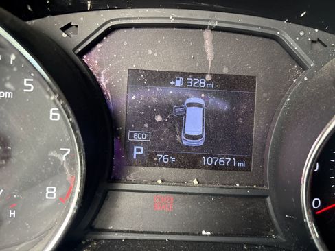 Used 2019 Kia Sedona EX image 2