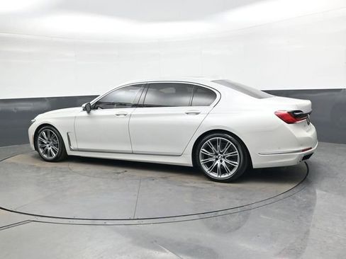 Used 2020 BMW 740i w/ Premium Package image 6