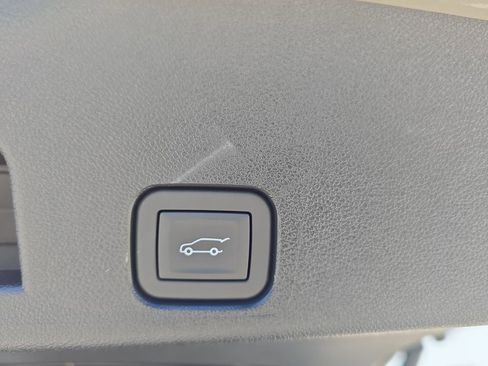New 2026 GMC Acadia AT4 w/ Luxury Package AWD/4WD image 14