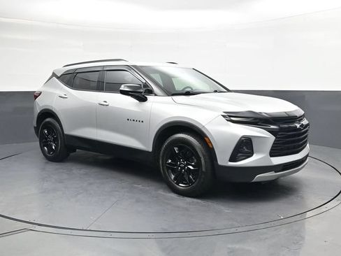 Used 2021 Chevrolet Blazer LT FWD image 2