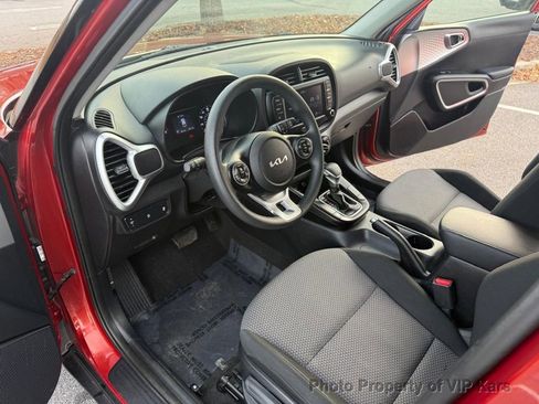 Used 2022 Kia Soul LX image 13