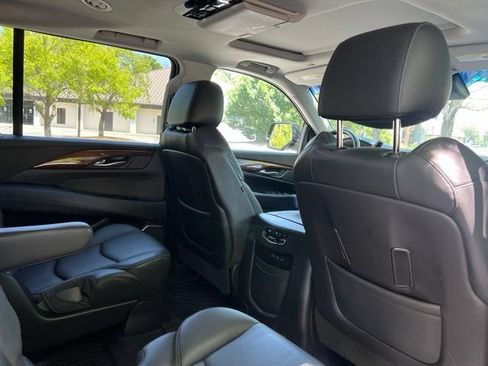 Used 2018 Cadillac Escalade ESV Premium Luxury RWD image 19