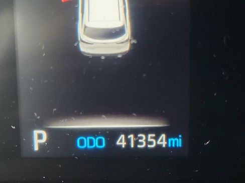 Used 2024 Toyota Sienna LE image 25