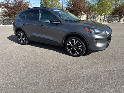 Used 2022 Ford Escape SE w/ SE Sport Appearance Package AWD/4WD image 12