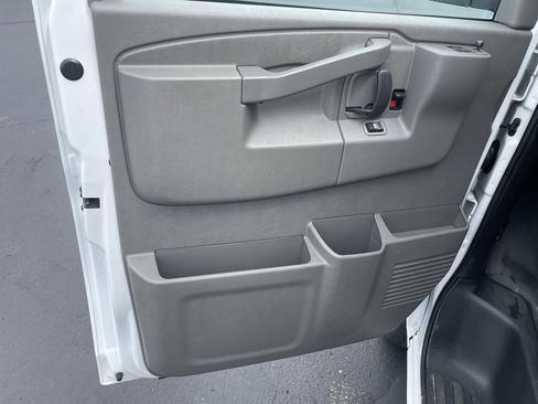 Used 2022 Chevrolet Express 2500 Extended w/ Driver Convenience Package image 15