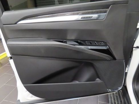 Certified 2025 Cadillac Escalade ESV V w/ LPO, ONYX Package image 10