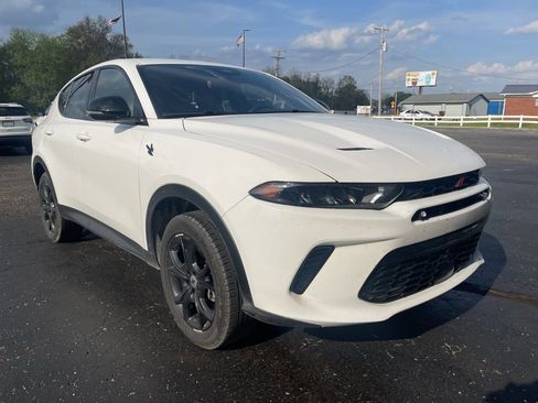 Used 2024 Dodge Hornet GT w/ GT Blacktop Package AWD/4WD image 9