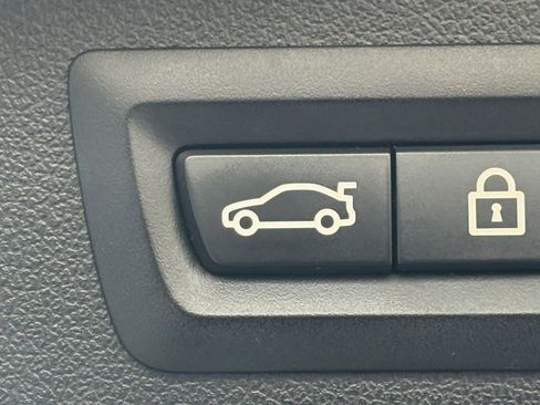 Used 2021 BMW X5 xDrive40i w/ Premium Package image 11