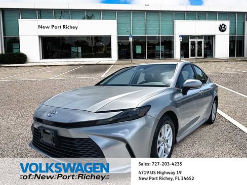 Used 2025 Toyota Camry LE FWD image 1