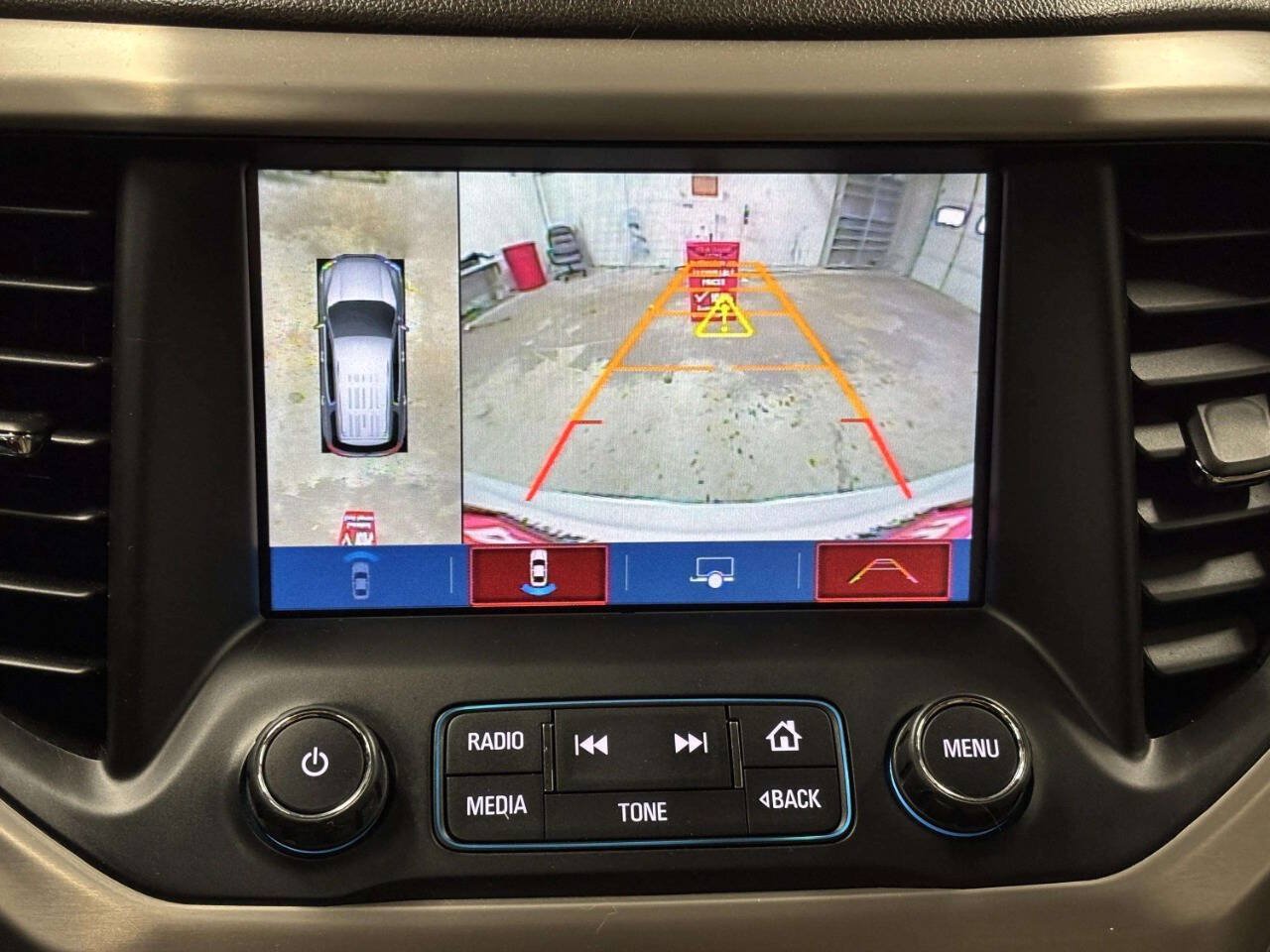 Used 2017 GMC Acadia Denali w/ Technology Package AWD/4WD image 32