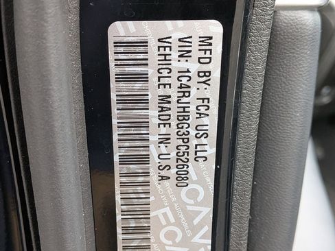 Used 2023 Jeep Grand Cherokee Limited image 28