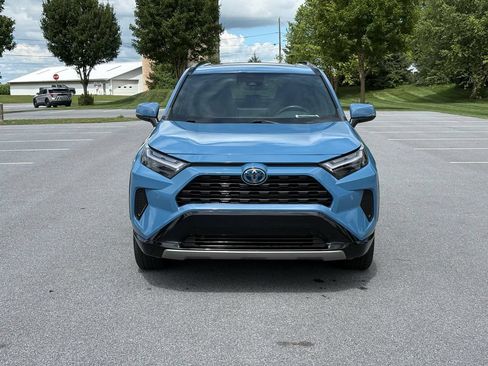 Used 2022 Toyota RAV4 SE w/ Convenience Package AWD/4WD image 3