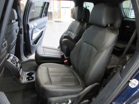 Used 2020 BMW X7 M50i image 22