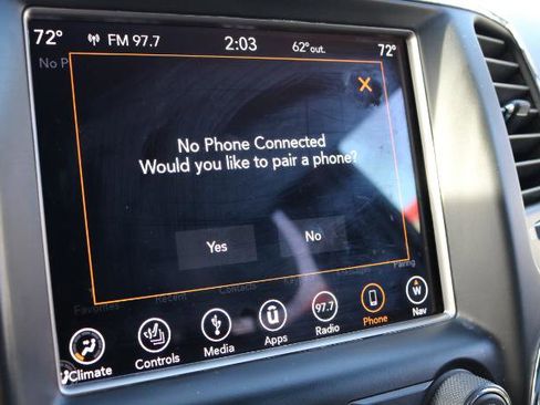 Used 2018 Jeep Grand Cherokee Altitude image 15