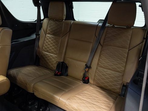 Used 2022 Cadillac Escalade Premium Luxury image 23