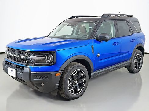 Used 2025 Ford Bronco Sport Outer Banks w/ Outer Banks Tech Package+ AWD/4WD image 11