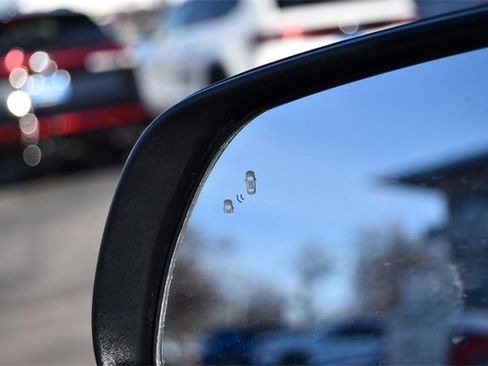 Used 2024 Hyundai Venue SEL image 9