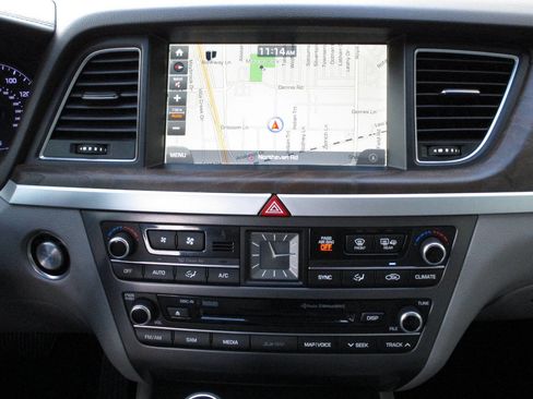 Used 2015 Hyundai Genesis 3.8 w/ Option Group 04 image 19