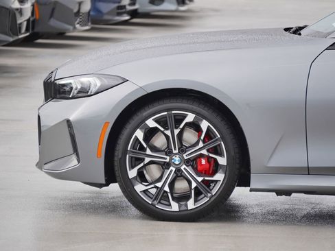 New 2026 BMW 330i Sedan w/ M Sport Package image 5