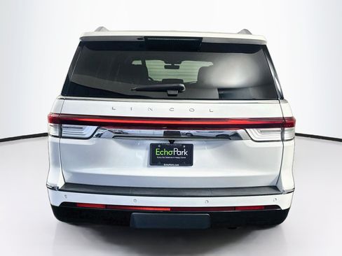 Used 2023 Lincoln Navigator Reserve AWD/4WD image 7