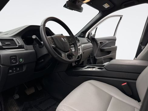 Used 2024 Honda Passport EX-L image 10